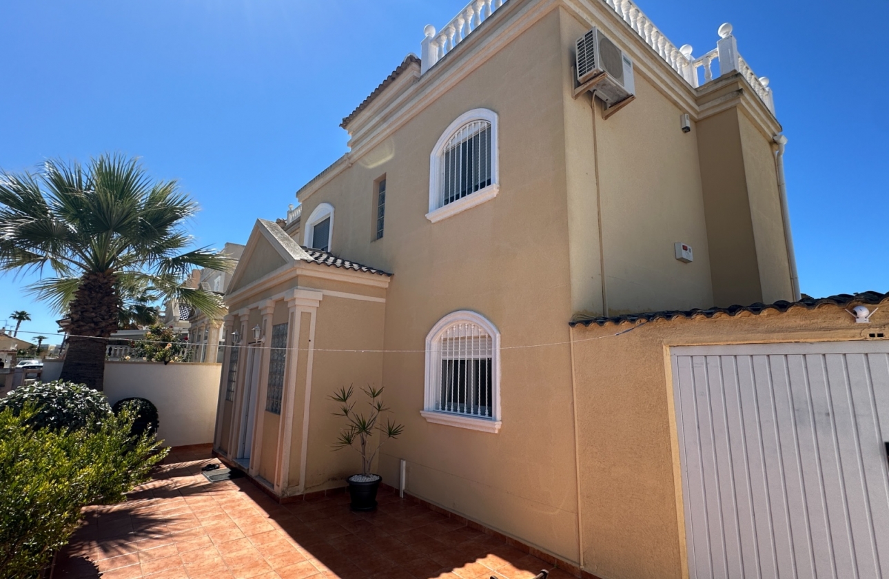 Reventa - Villa - Torrevieja - Nueva Torrevieja - Aguas Nuevas