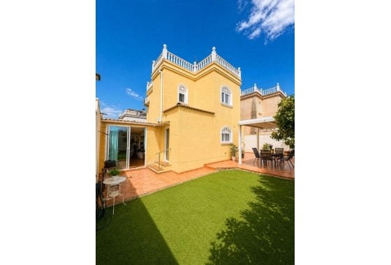 Reventa - Villa - Torrevieja - Nueva Torrevieja - Aguas Nuevas
