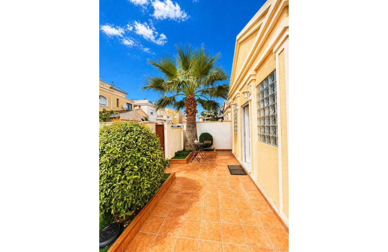 Reventa - Villa - Torrevieja - Nueva Torrevieja - Aguas Nuevas