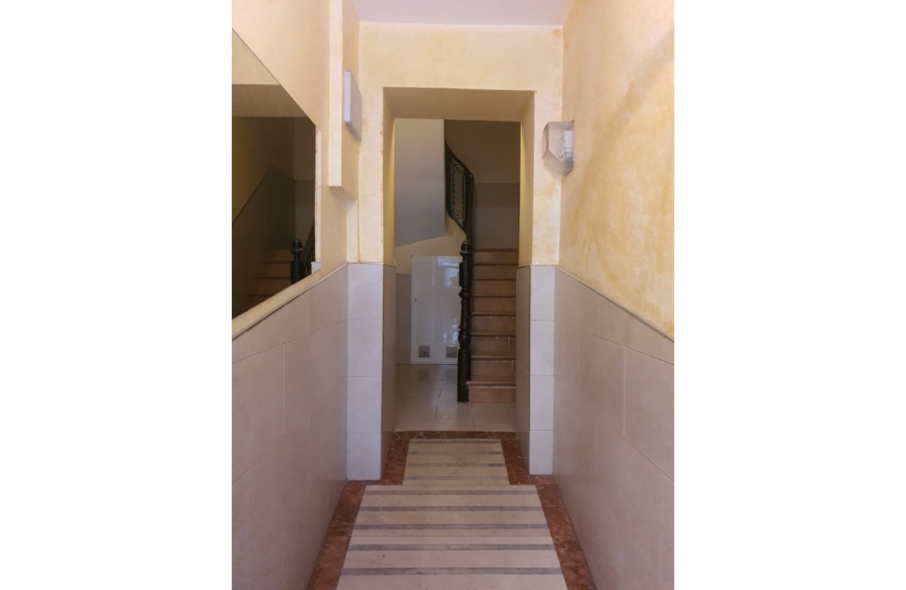 Resale - Commercial Unit - Alicante - Casco antiguo