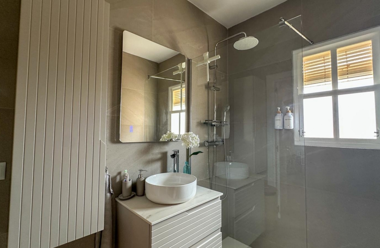 Resale - Bungalow - Orihuela Costa - Playa Flamenca