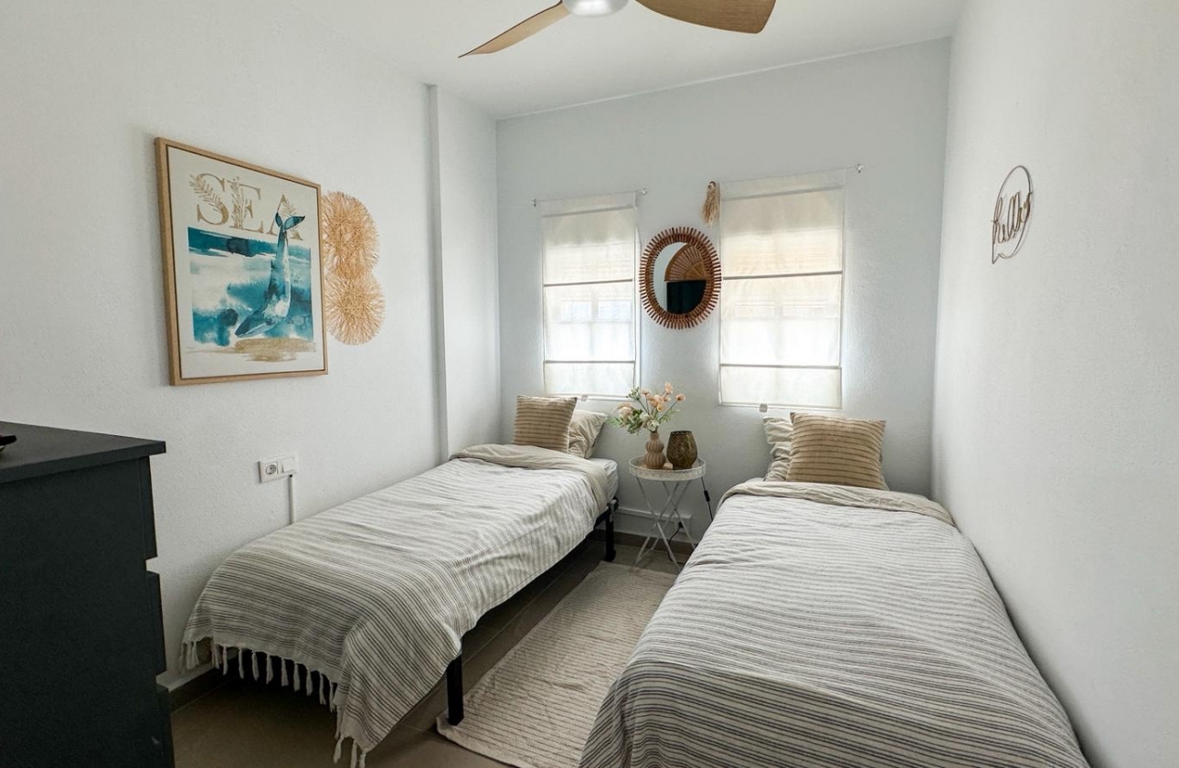 Resale - Bungalow - Orihuela Costa - Playa Flamenca