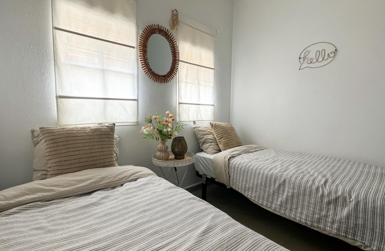 Resale - Bungalow - Orihuela Costa - Playa Flamenca