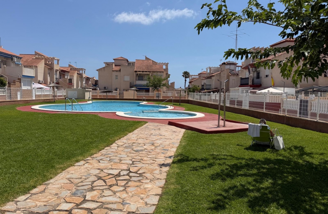 Resale - Bungalow - Orihuela Costa - Playa Flamenca