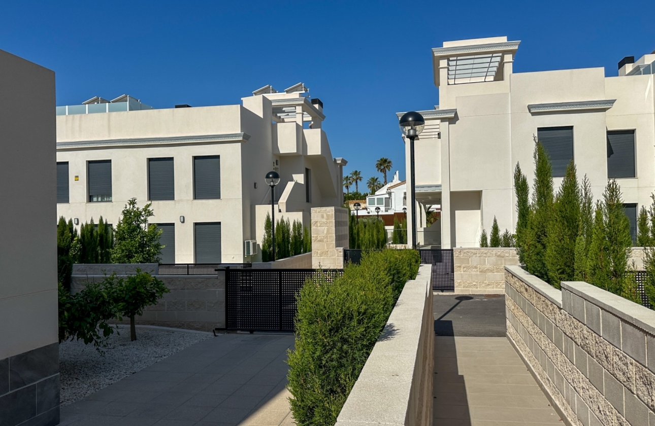 Resale - Bungalow - Ciudad Quesada
