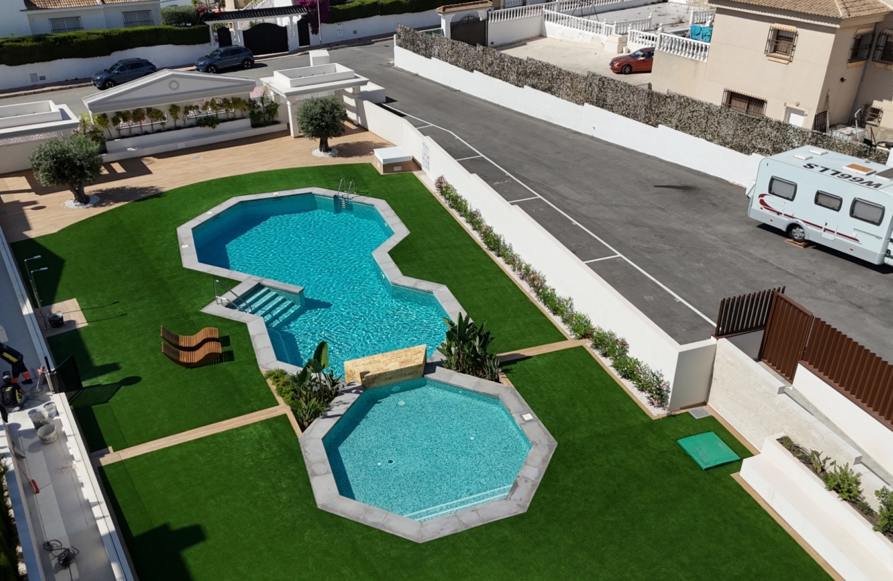 Resale - Bungalow - Ciudad Quesada