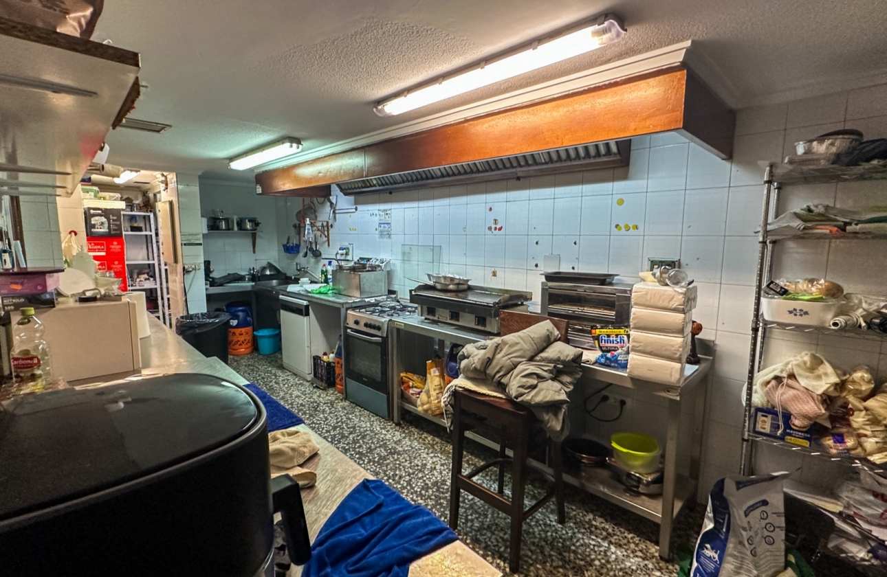 Reventa - Commercial Unit - Torrevieja - Playa del Cura