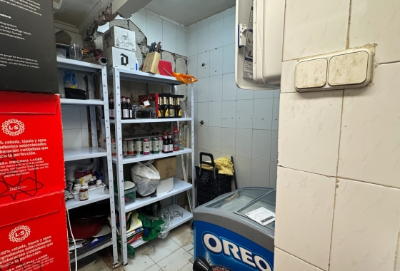 Reventa - Commercial Unit - Torrevieja - Playa del Cura