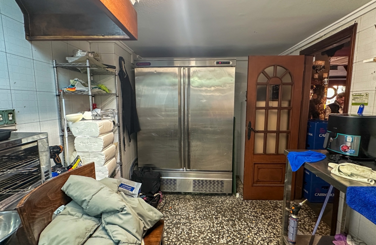 Reventa - Commercial Unit - Torrevieja - Playa del Cura