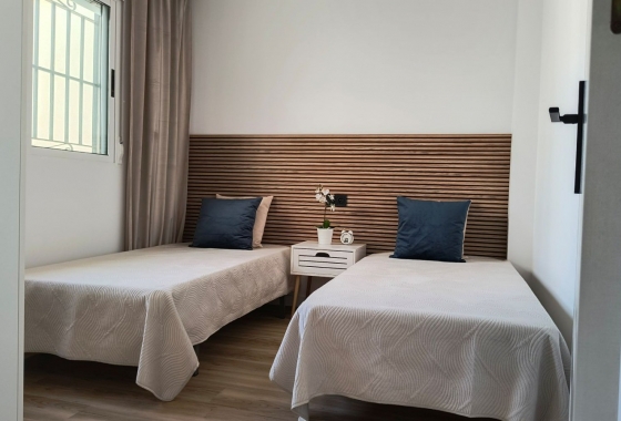 Resale - Townhouse - Alicante - La Florida