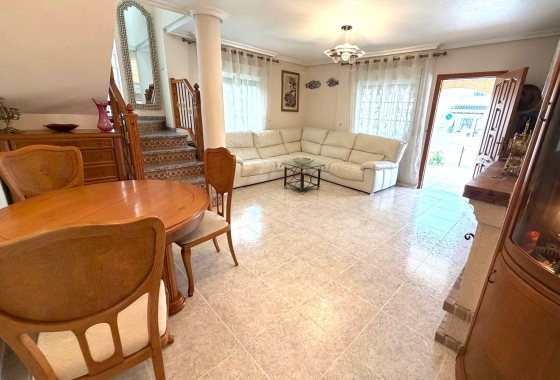 Resale - Villa - Orihuela Costa - Villamartín