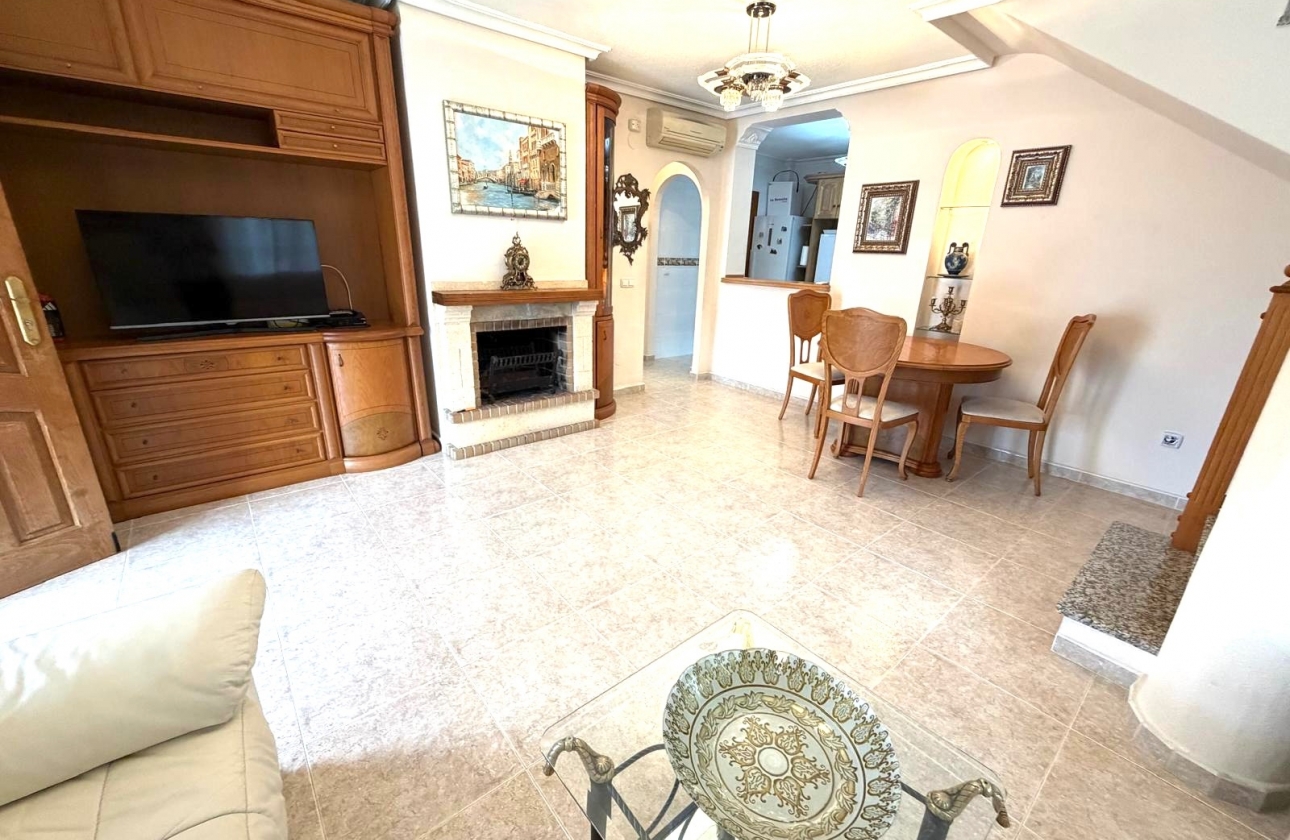 Resale - Villa - Orihuela Costa - Villamartín