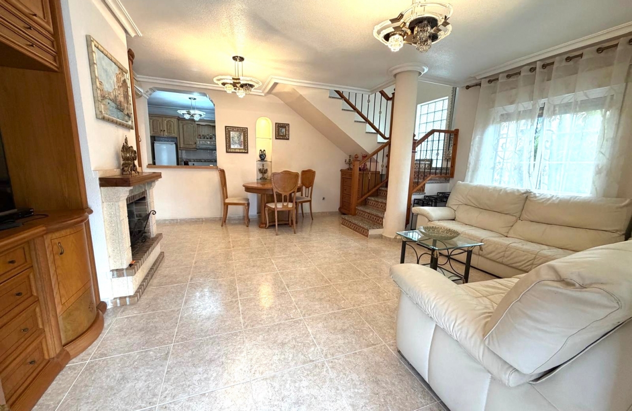Resale - Villa - Orihuela Costa - Villamartín