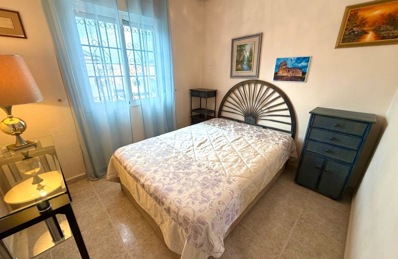 Resale - Villa - Orihuela Costa - Villamartín