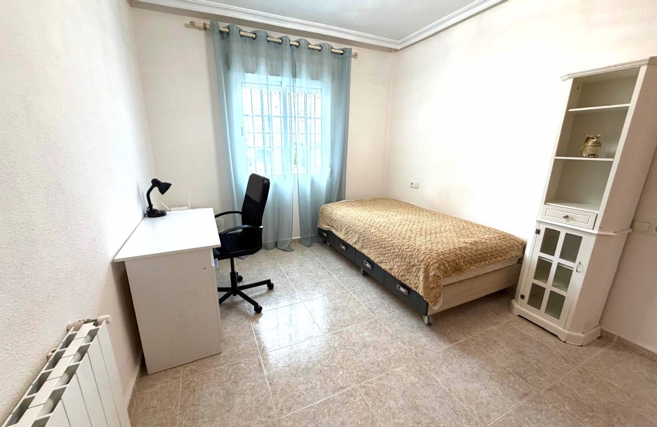 Resale - Villa - Orihuela Costa - Villamartín