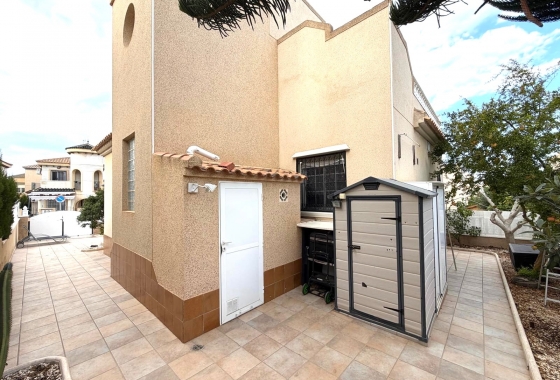 Resale - Villa - Orihuela Costa - Villamartín