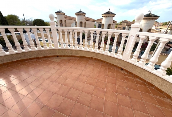 Resale - Villa - Orihuela Costa - Villamartín