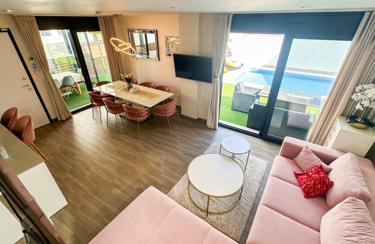 Rynek wtórny - Villa - Torrevieja - Nueva Torrevieja - Aguas Nuevas