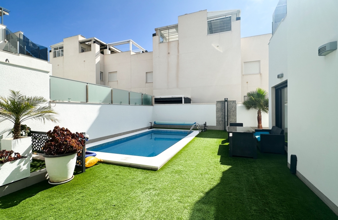 Rynek wtórny - Villa - Torrevieja - Nueva Torrevieja - Aguas Nuevas