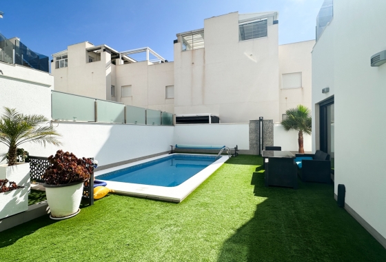 Rynek wtórny - Villa - Torrevieja - Nueva Torrevieja - Aguas Nuevas