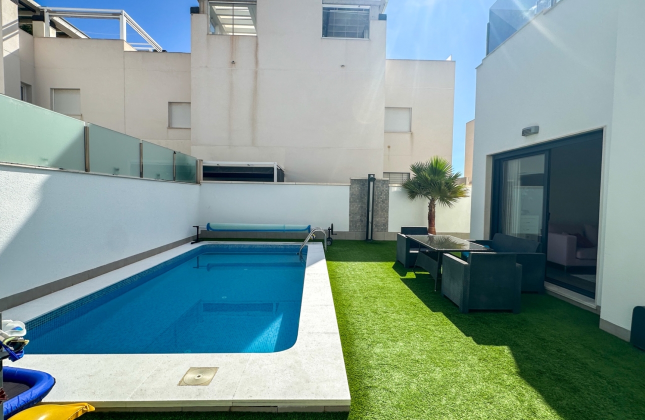 Rynek wtórny - Villa - Torrevieja - Nueva Torrevieja - Aguas Nuevas