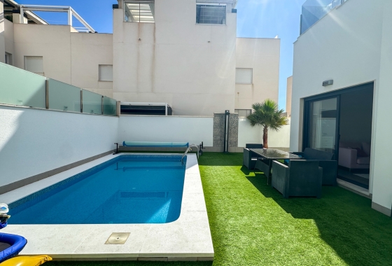 Rynek wtórny - Villa - Torrevieja - Nueva Torrevieja - Aguas Nuevas