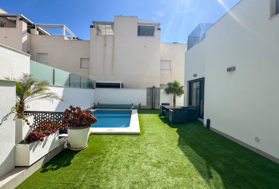 Rynek wtórny - Villa - Torrevieja - Nueva Torrevieja - Aguas Nuevas