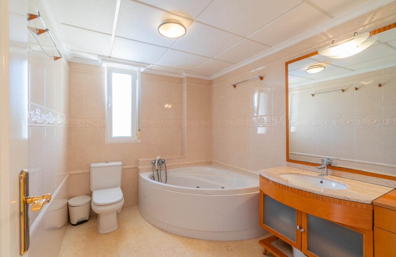 Reventa - Villa - Torrevieja - La Mata