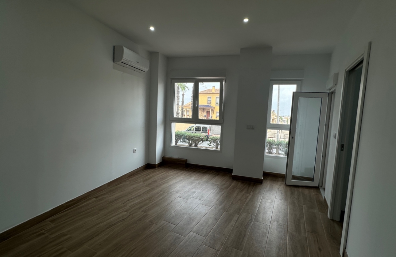 Resale - Apartment - Torrevieja - Centro