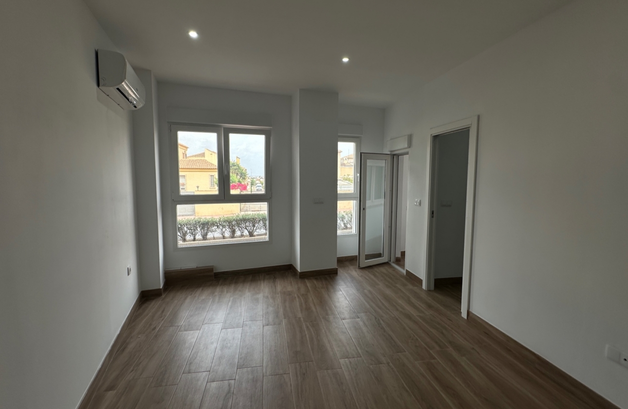 Resale - Apartment - Torrevieja - Centro