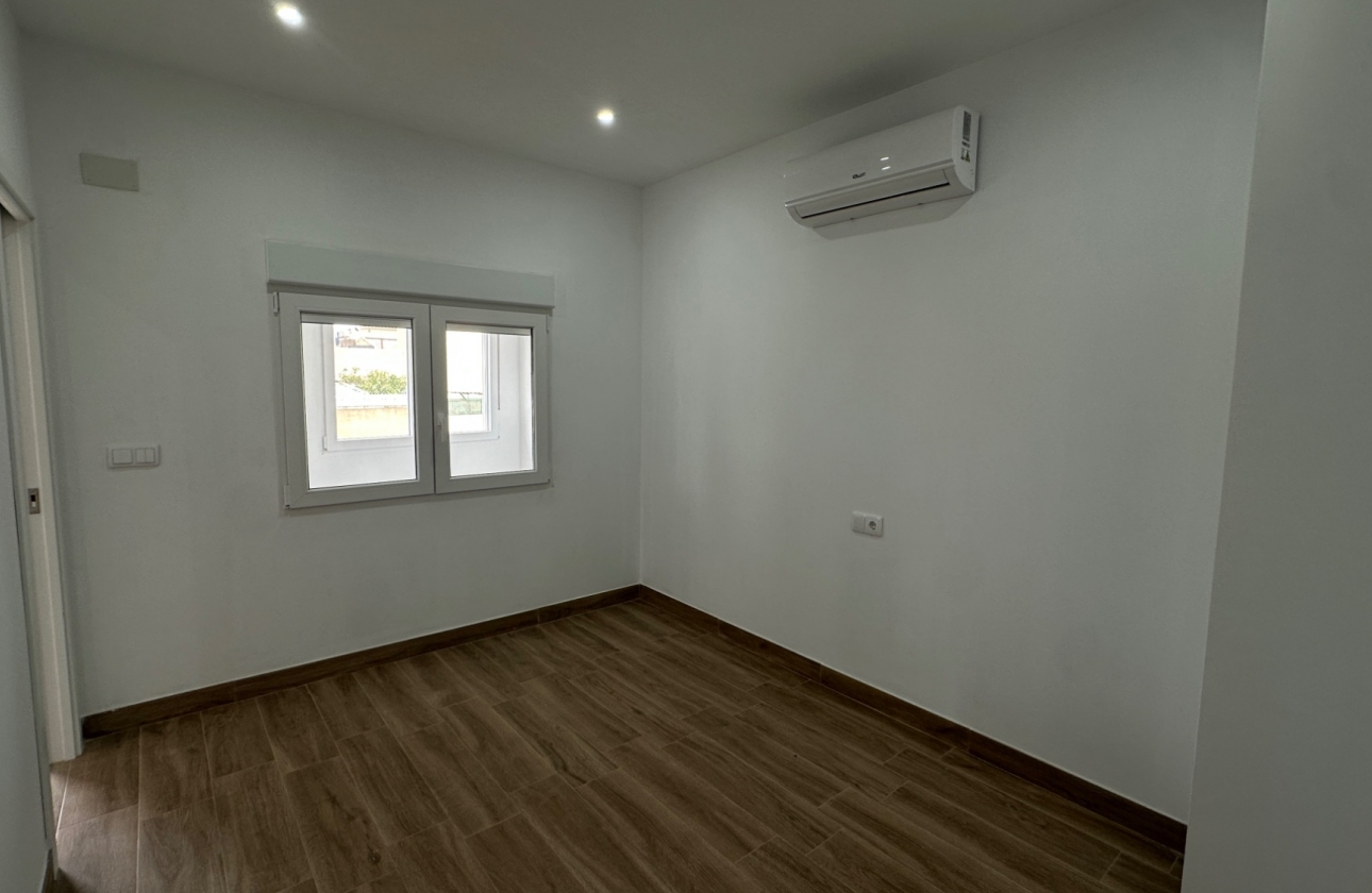 Resale - Apartment - Torrevieja - Centro