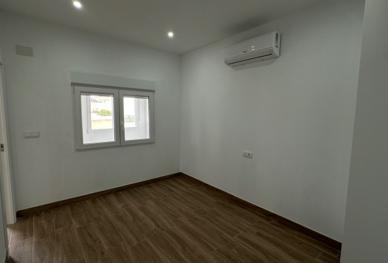 Resale - Apartment - Torrevieja - Centro