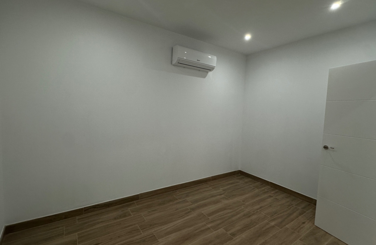 Resale - Apartment - Torrevieja - Centro