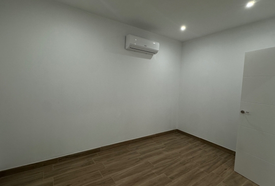 Resale - Apartment - Torrevieja - Centro