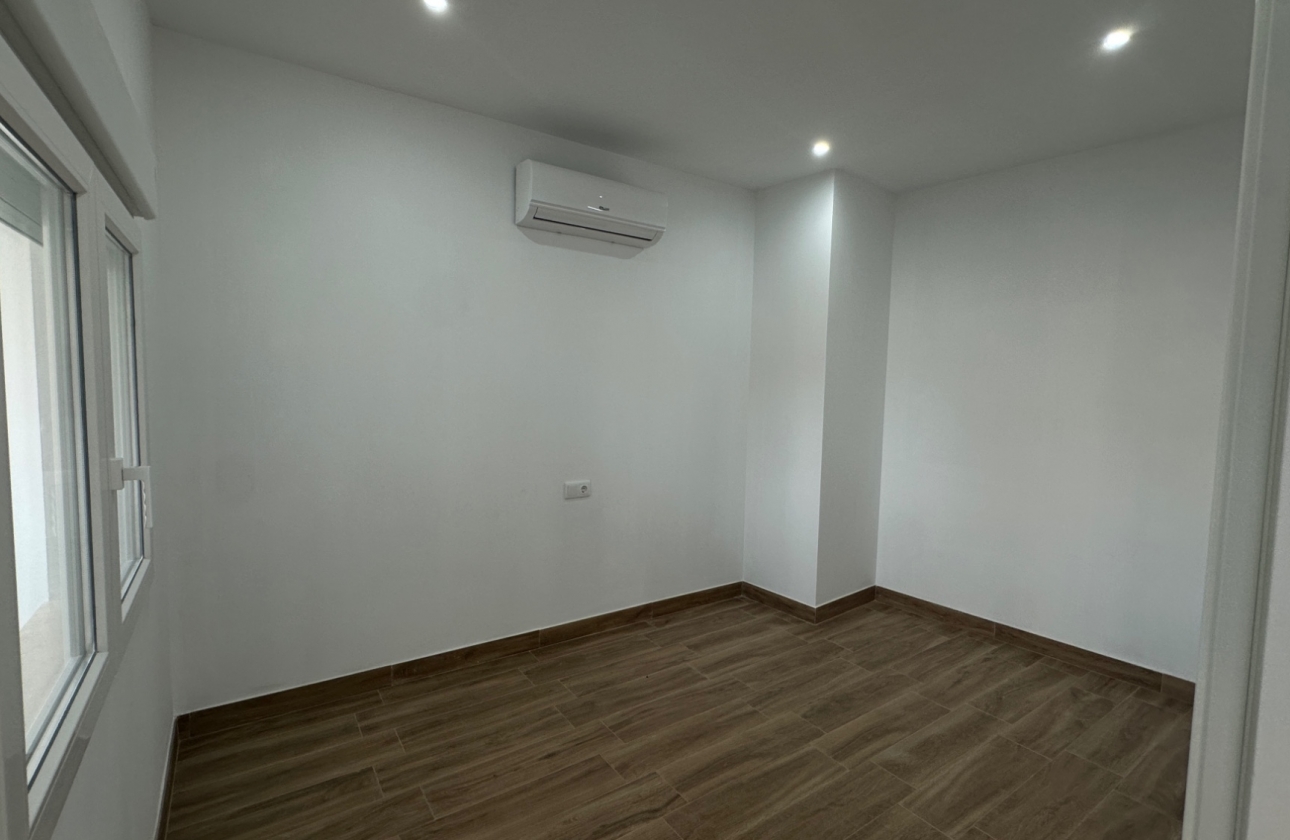 Resale - Apartment - Torrevieja - Centro