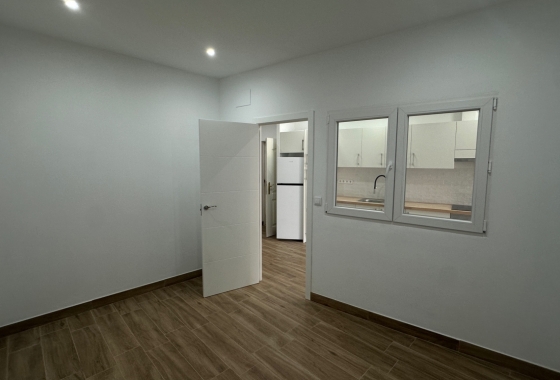 Resale - Apartment - Torrevieja - Centro