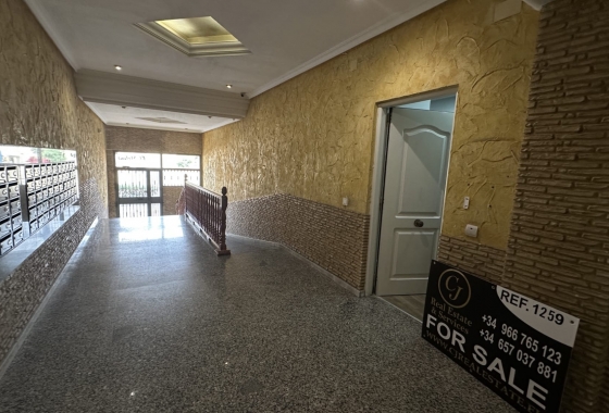 Resale - Apartment - Torrevieja - Centro