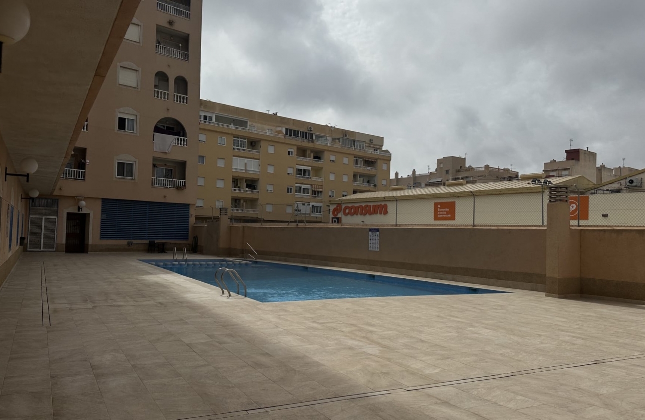 Resale - Apartment - Torrevieja - Centro