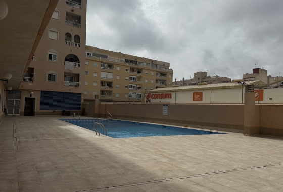 Resale - Apartment - Torrevieja - Centro