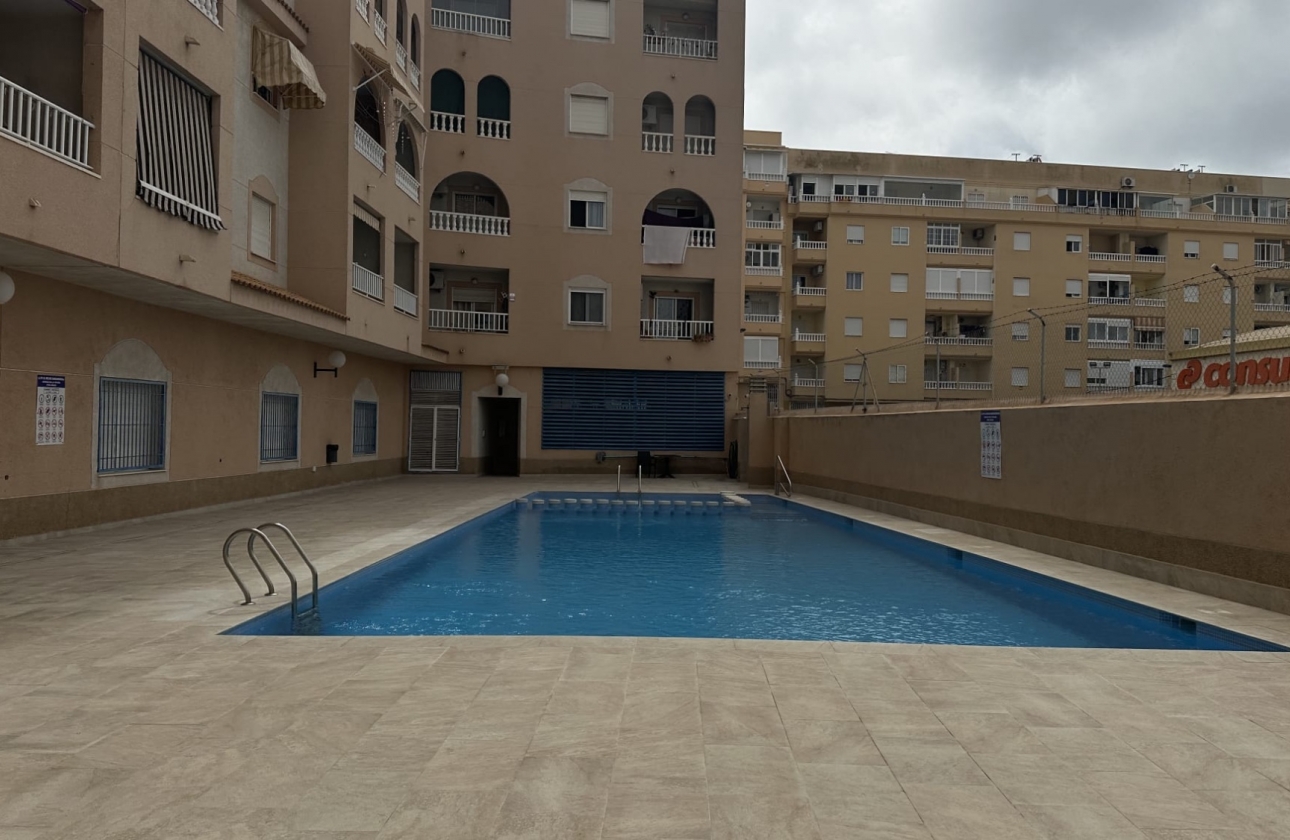 Resale - Apartment - Torrevieja - Centro
