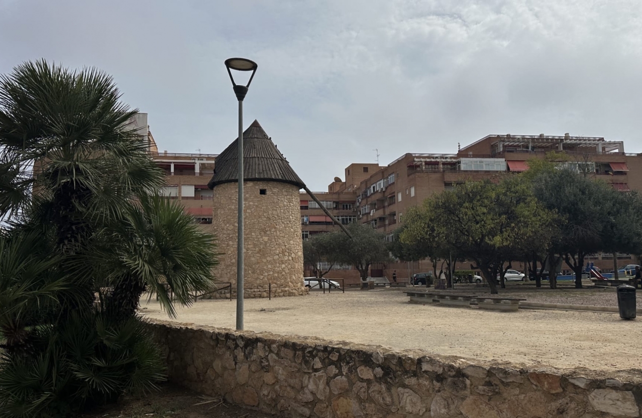 Resale - Apartment - Torrevieja - Centro
