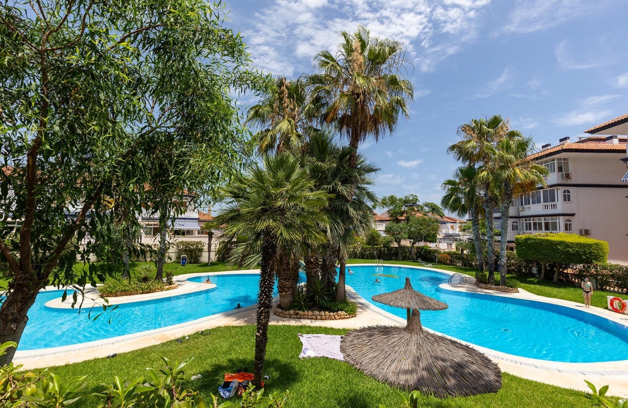Resale - Semi-detached - Torrevieja - La Mata