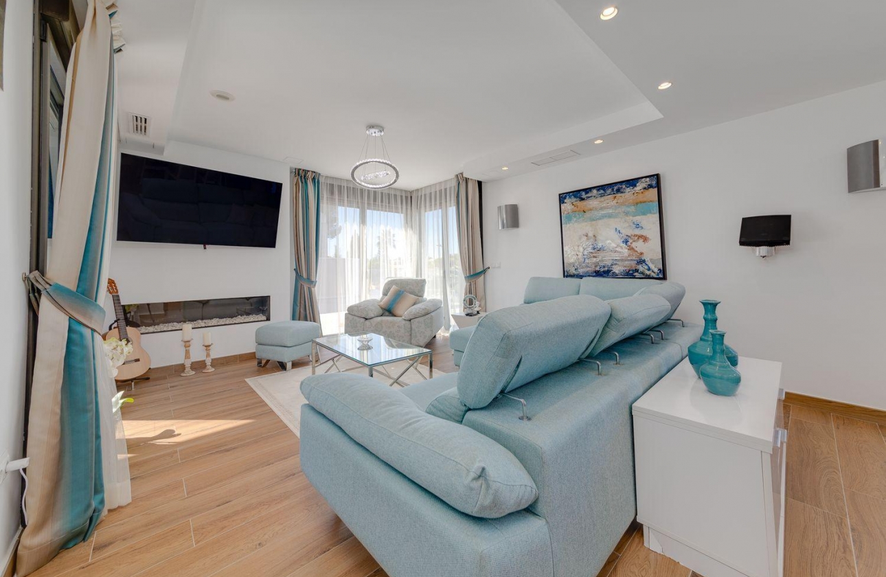 Reventa - Villa - Torrevieja - Los Balcones