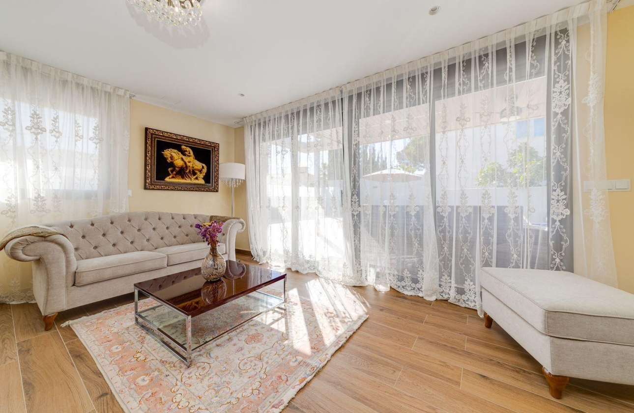 Reventa - Villa - Torrevieja - Los Balcones