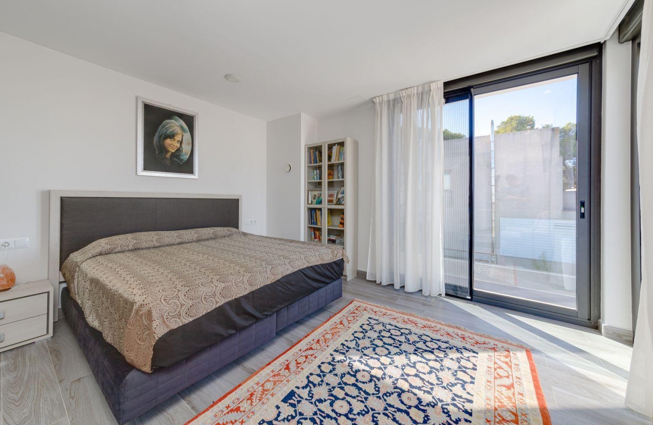 Reventa - Villa - Torrevieja - Los Balcones