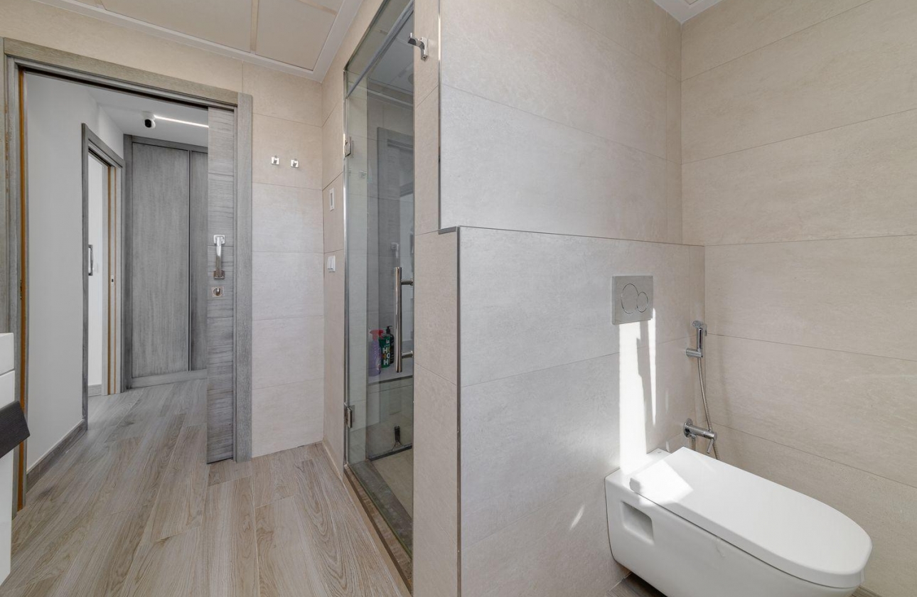 Reventa - Villa - Torrevieja - Los Balcones