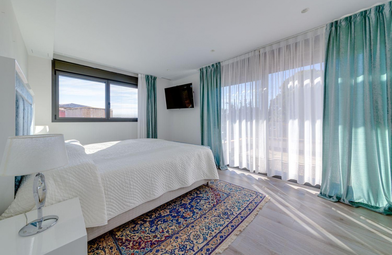 Reventa - Villa - Torrevieja - Los Balcones
