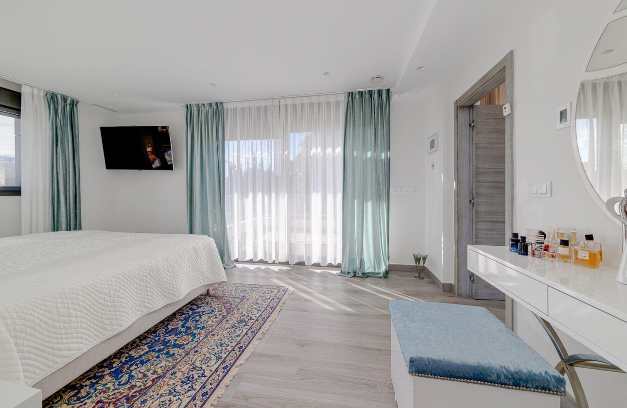 Reventa - Villa - Torrevieja - Los Balcones