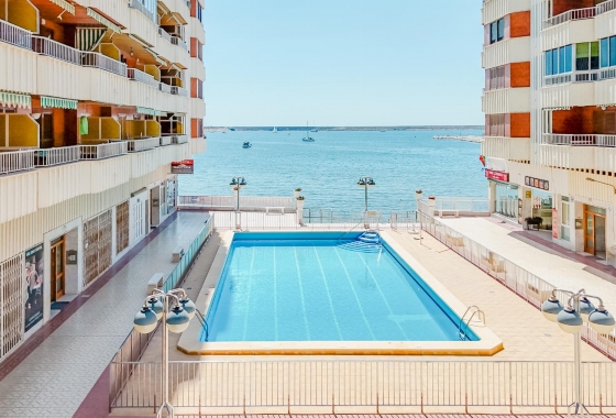 Resale - Apartment - Torrevieja - Acequion