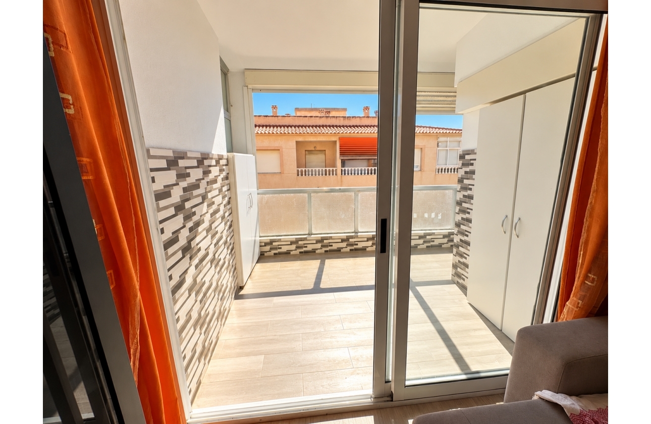 Rynek wtórny - Apartament - Torrevieja - Playa De Los Naufragos